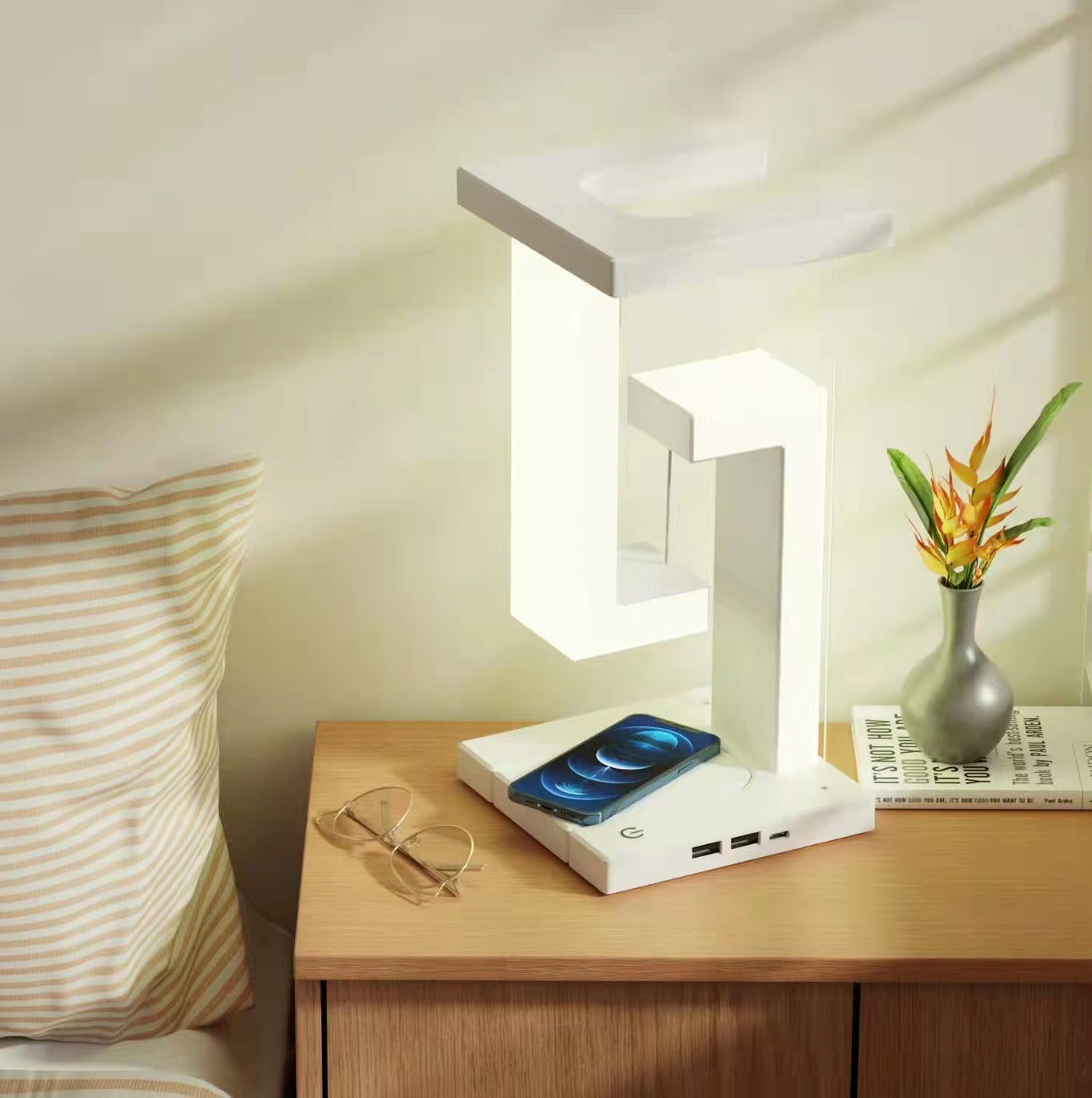 Floating Lamp Wireless Charging